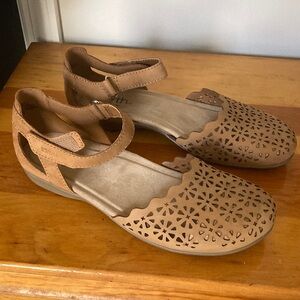Earth Women's Brown Laser Cut Flats